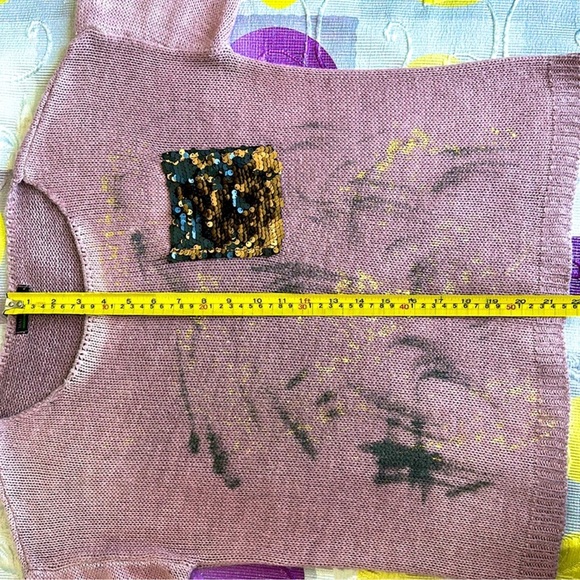 Elegant Pink Sweater with Sequin Pocket - Picture 7 of 8